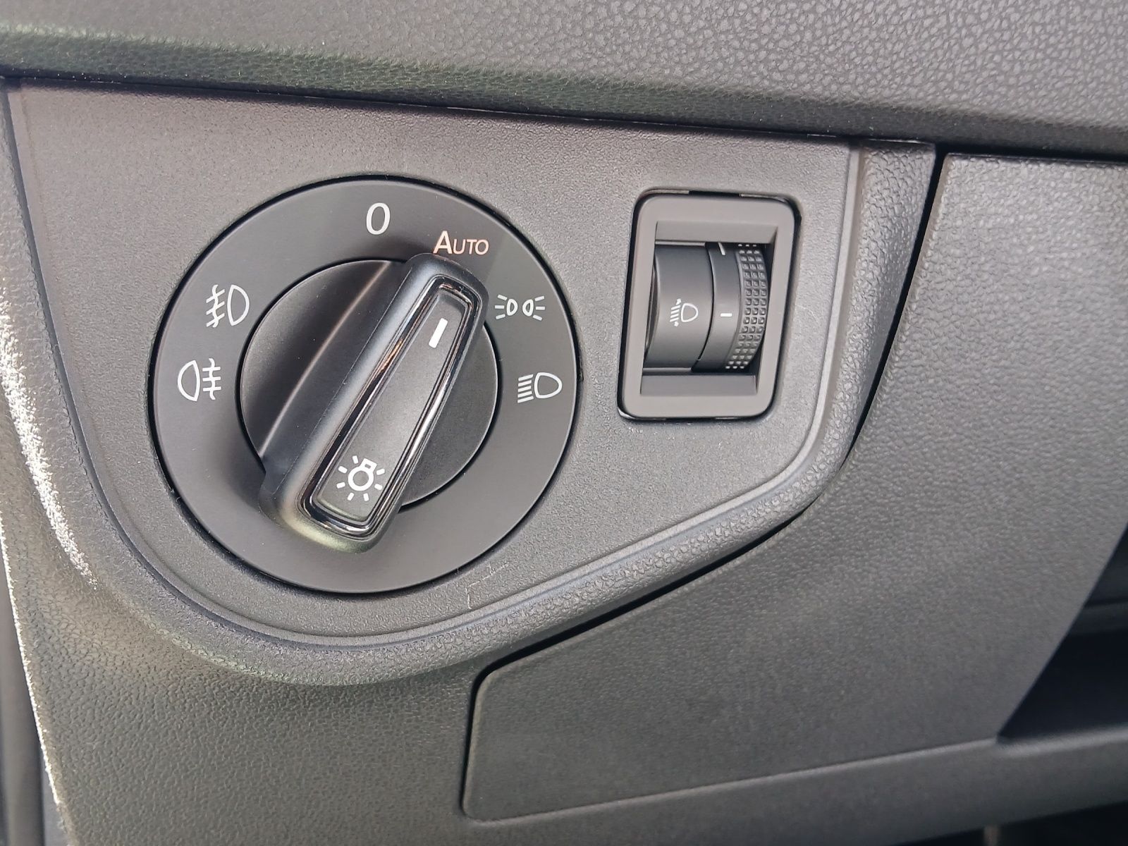 Fahrzeugabbildung Volkswagen Polo TSI Energy DSG LED ACC App-Connect SHZ