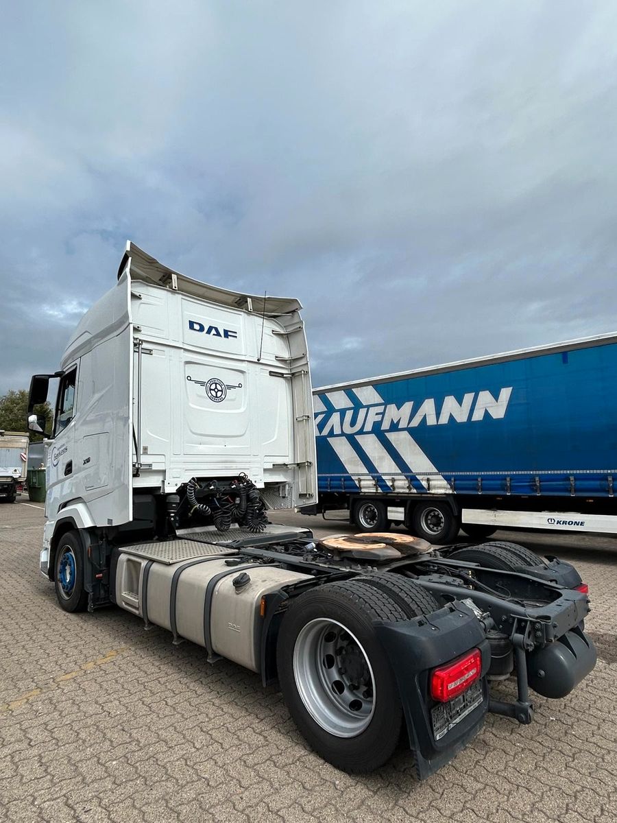 Fahrzeugabbildung DAF XG 480 FT, Low Deck, Intarder