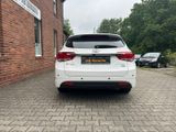 Hyundai i40 CW 1,7 CRDI Automatik FIFA World Cup Edition - Hyundai i40 mit Diesel-Antrieb: Kombi, Automatik, 1.7