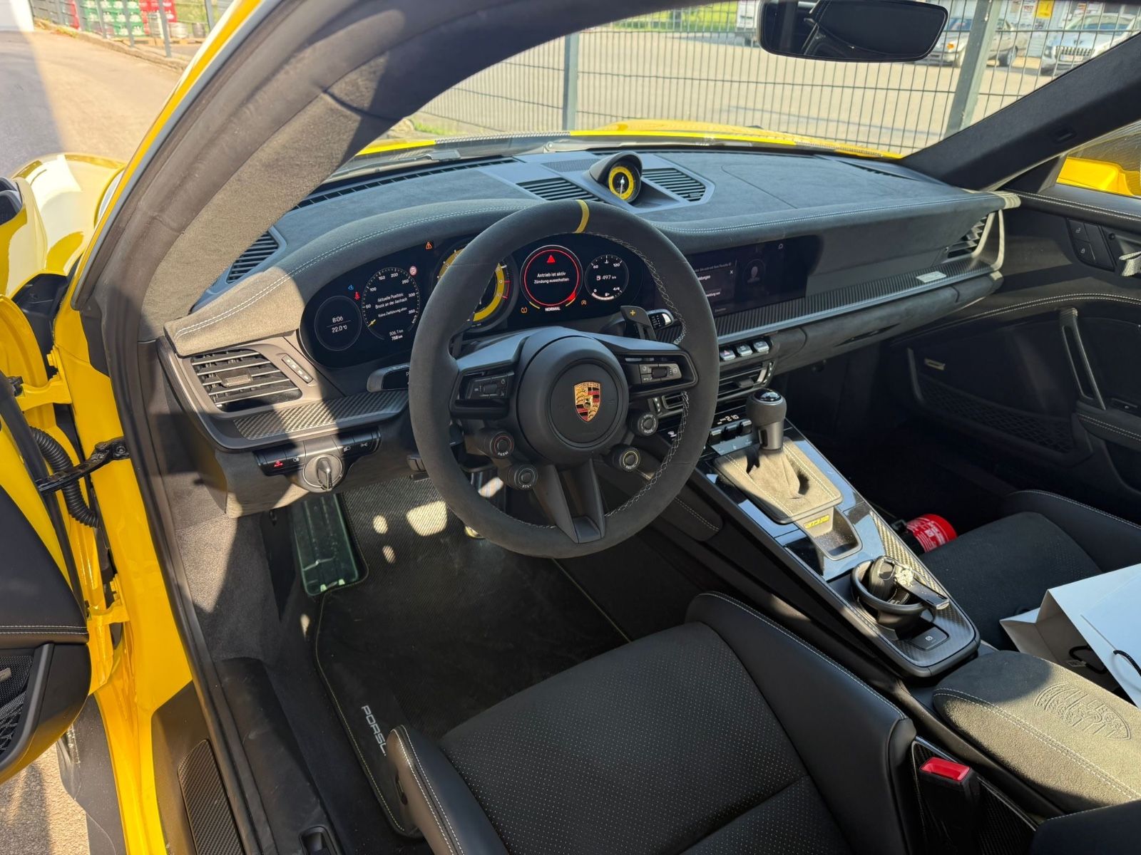 PORSCHE 992 18