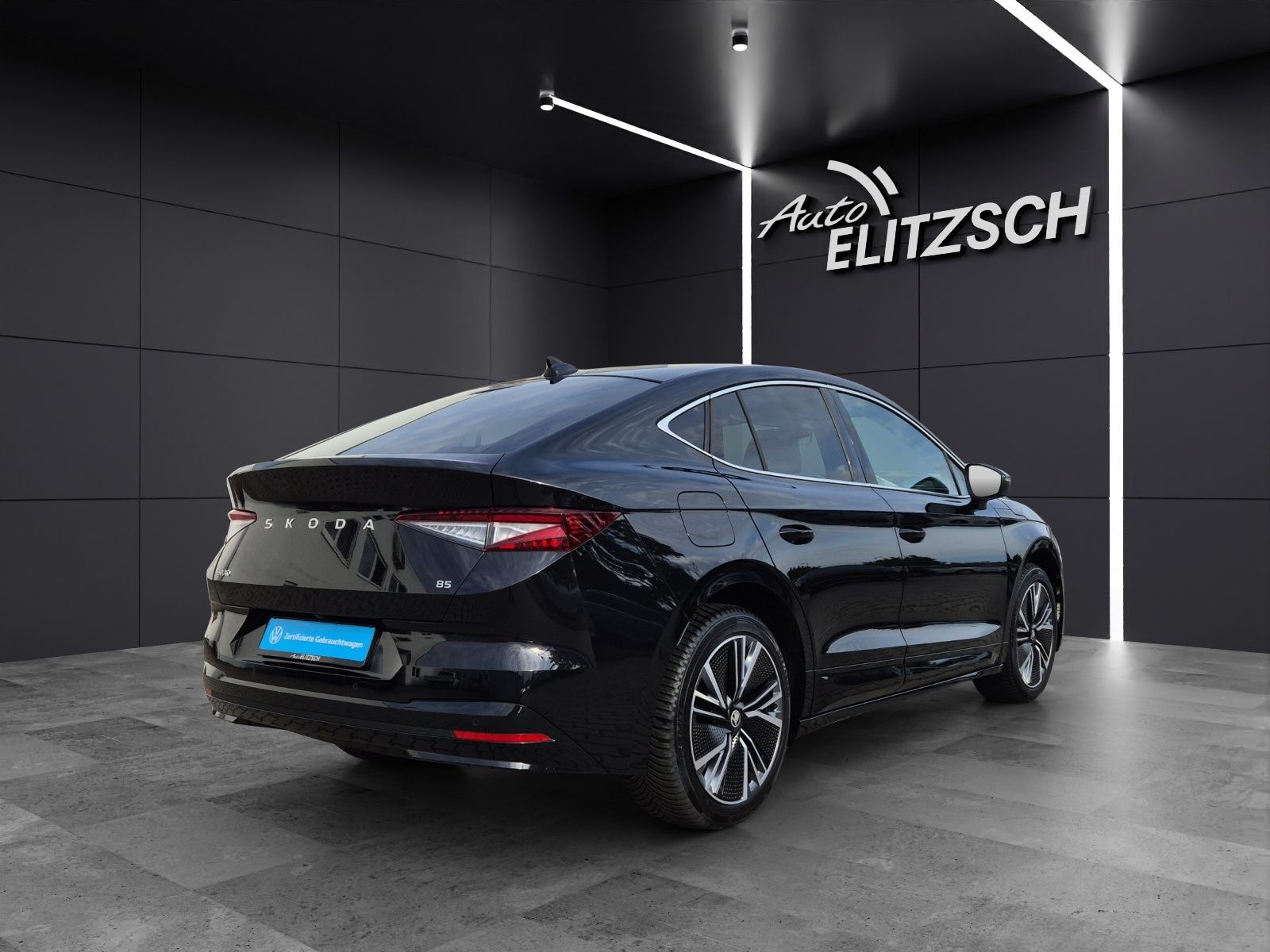 Fahrzeugabbildung SKODA Enyaq Coupé 85 Loft Matrix AHK WäPu Navi Pano AC