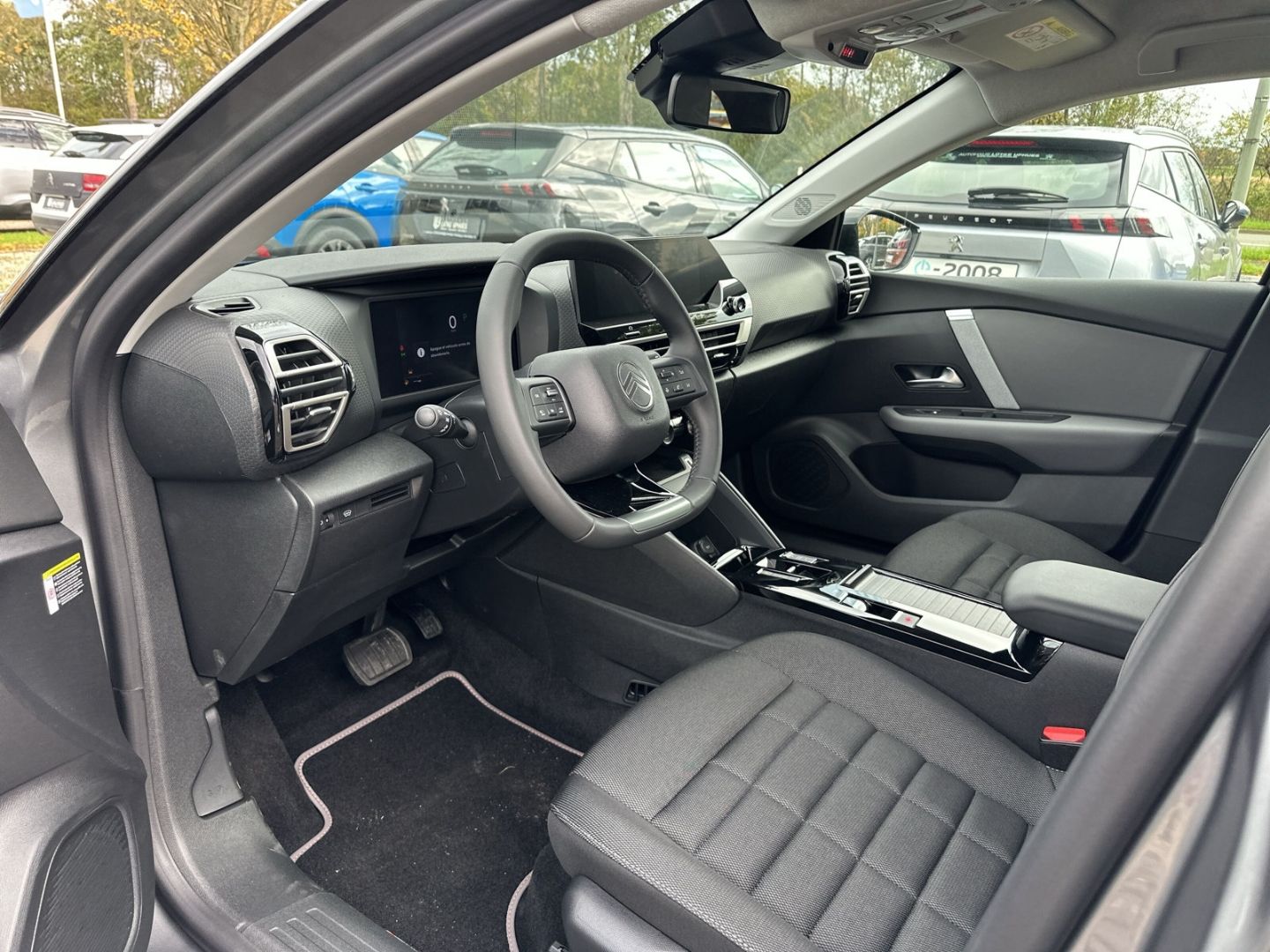 Fahrzeugabbildung Citroën C4 Collection Hybrid 145 Navi CarPlay