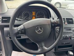 Fahrzeugabbildung Mercedes-Benz A 200 A 200 Automatik SCHECKHEFTGEPFLEGT