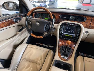 Jaguar XJ 2.7 D XJ6 Sovereign *Klima*Navi*PDC*Bluetooth