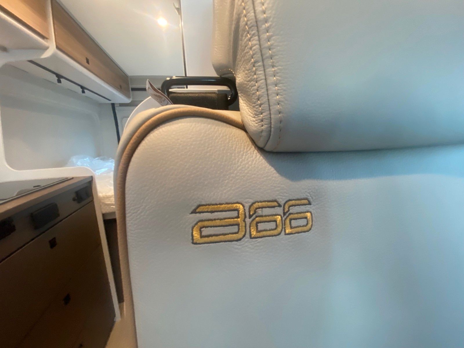Fahrzeugabbildung Bürstner Campeo B66 C 600 *Aufstelldach*Autom.*Markise*RF
