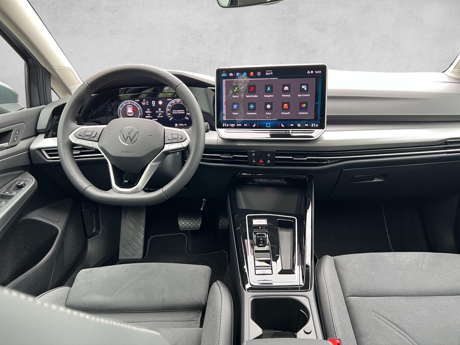Golf VIII Style 1.5 eTSI DSG AHK*Navi*LED*Pano