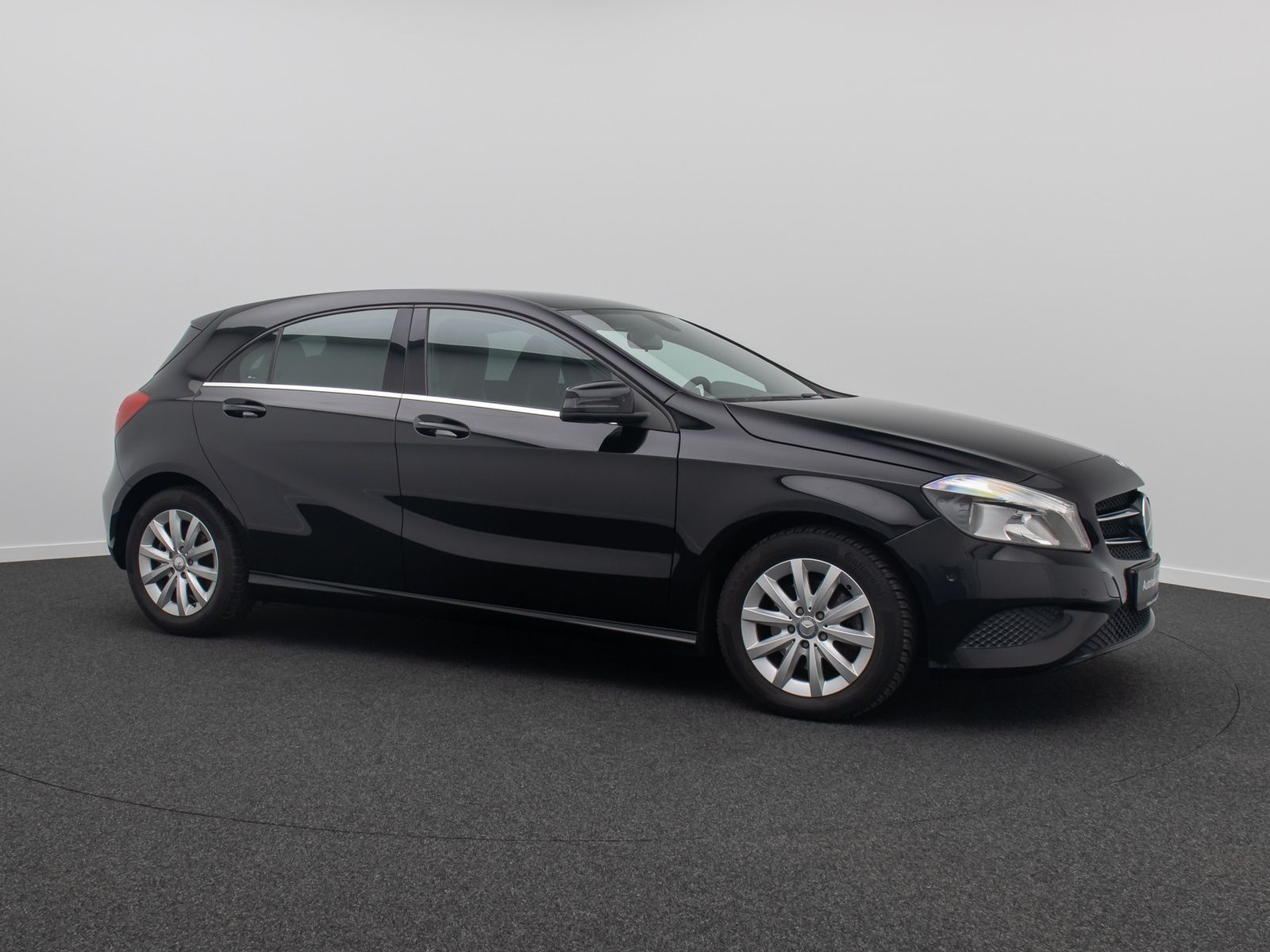 Fahrzeugabbildung Mercedes-Benz A180 BlueEfficiency Navi Sound Tempomat ParkAsst