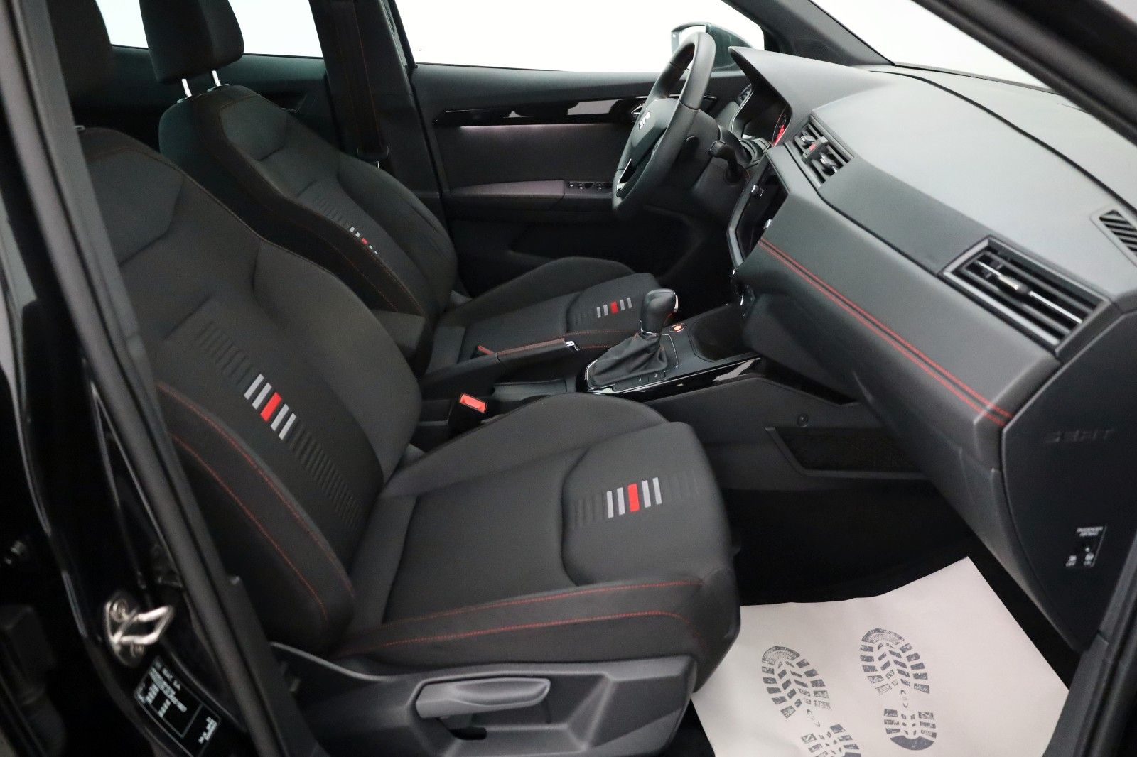 Fahrzeugabbildung SEAT Arona FR Navi,LED,Kamera,ACC,SH,SR+WR