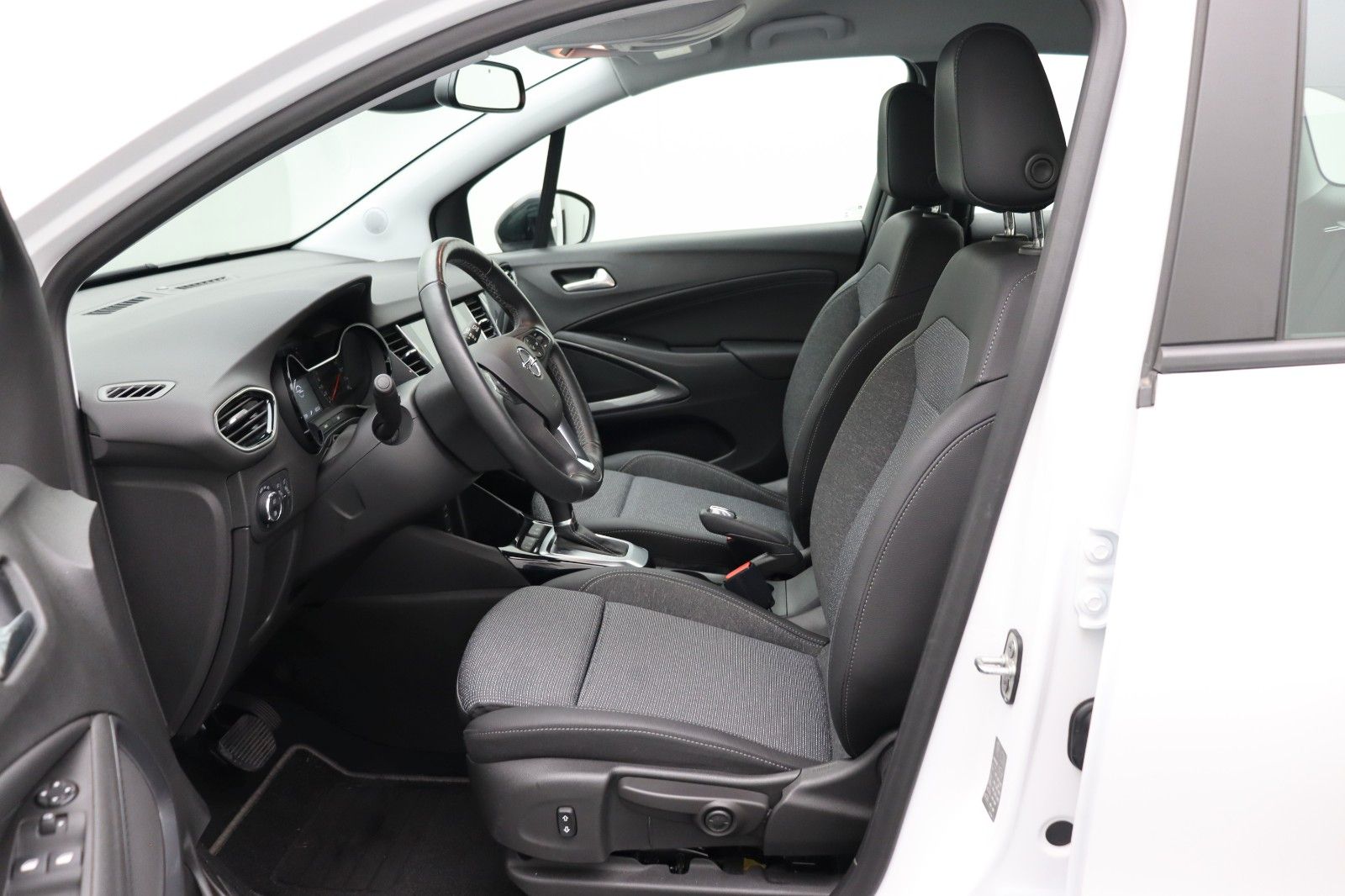 Fahrzeugabbildung Opel Crossland 1.2 Elegance