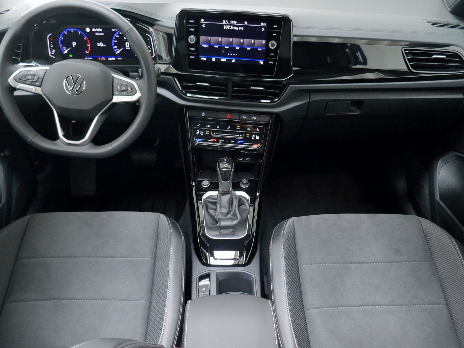 Fahrzeugabbildung Volkswagen T-Roc Style 1.5 TSI DSG | LED RFK ACC