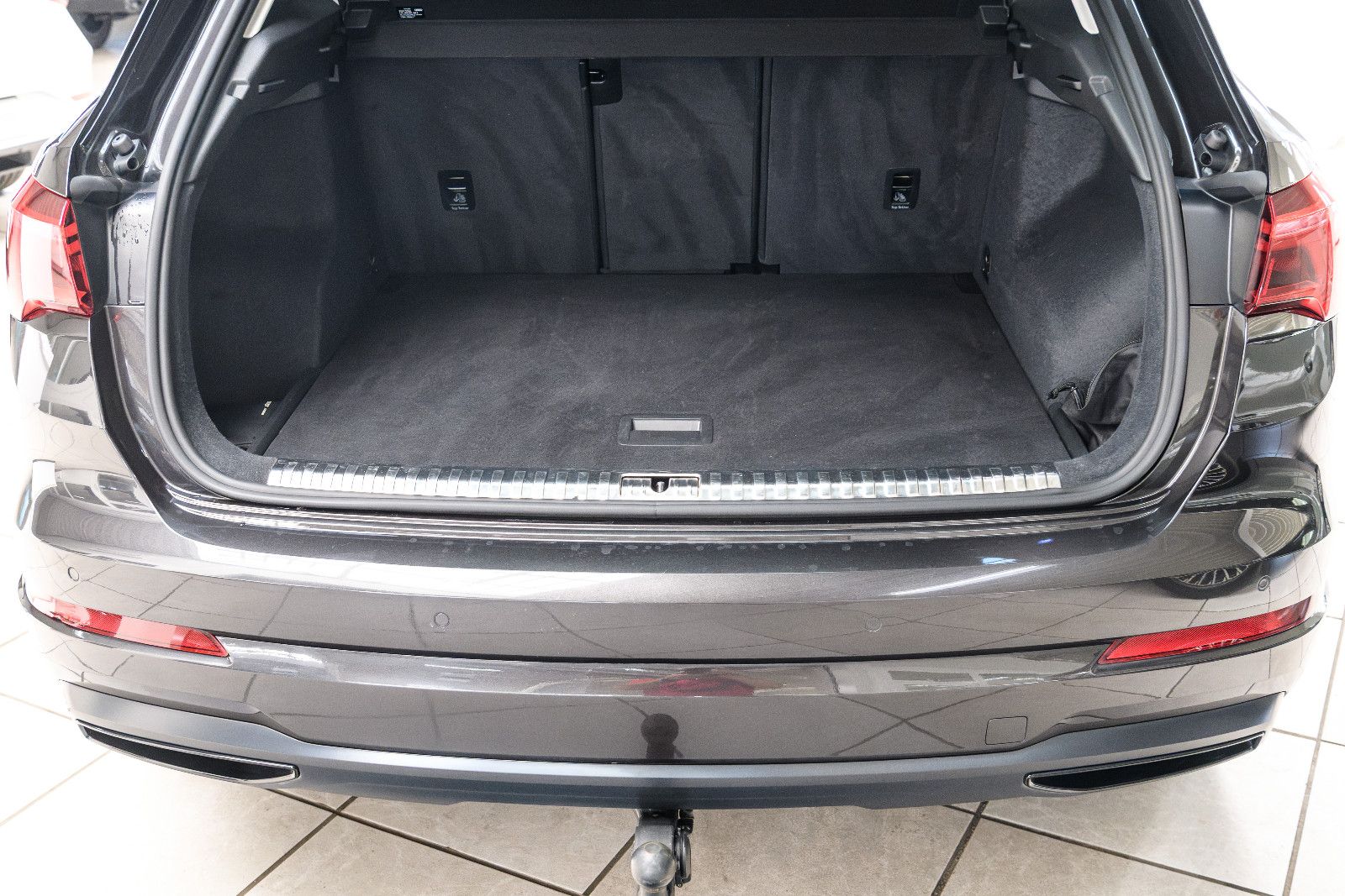 Fahrzeugabbildung Audi Q3 35 TFSI advanced +LED +KAMERA +NAVI +AHK