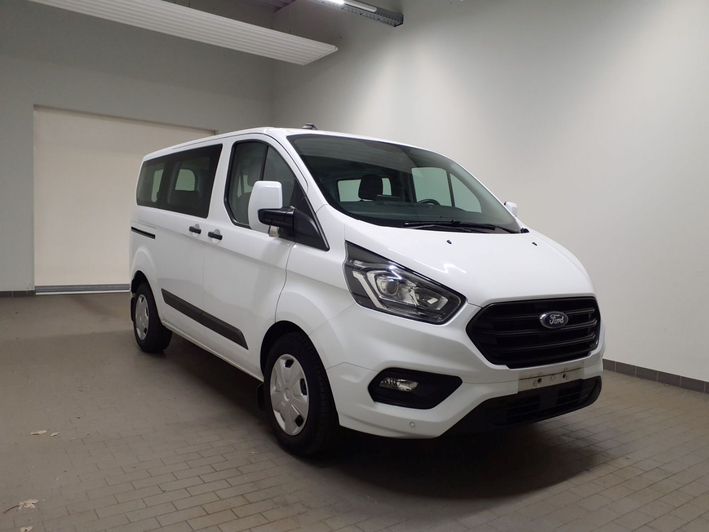 Fahrzeugabbildung Ford Transit Custom Kombi 340 L1 Trend 2.0 TDCi EU6d-