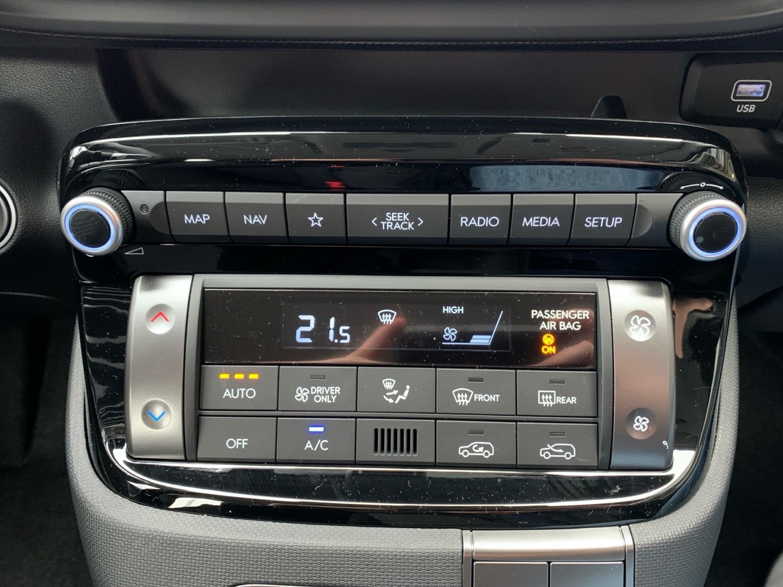 Fahrzeugabbildung Hyundai INSTER EV 49 kWh Select Effizienz-Paket Navi