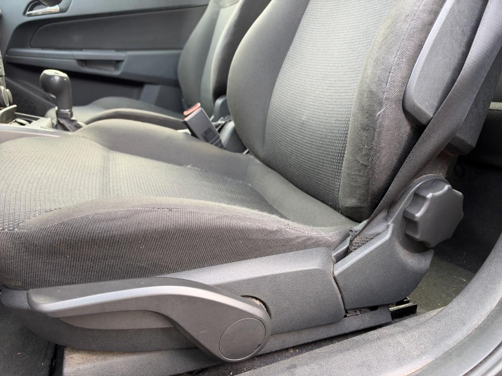 Opel Astra 2004 — photo 22