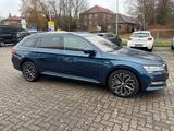 Skoda Superb Combi L&K 4x4 - blaue Skoda Superb