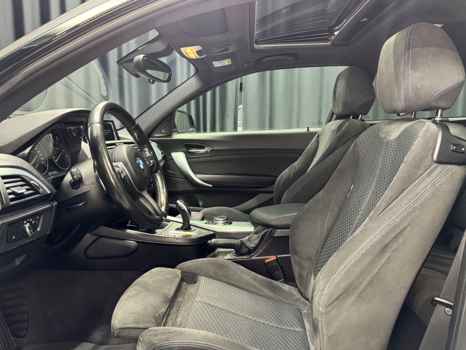 Fahrzeugabbildung BMW M135 i xDrive|AUTOMATIK|H&K|NAVI|KAMERA|