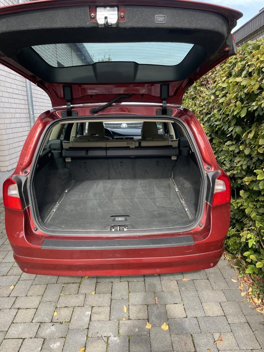 Volvo V70 2010 — фото 13