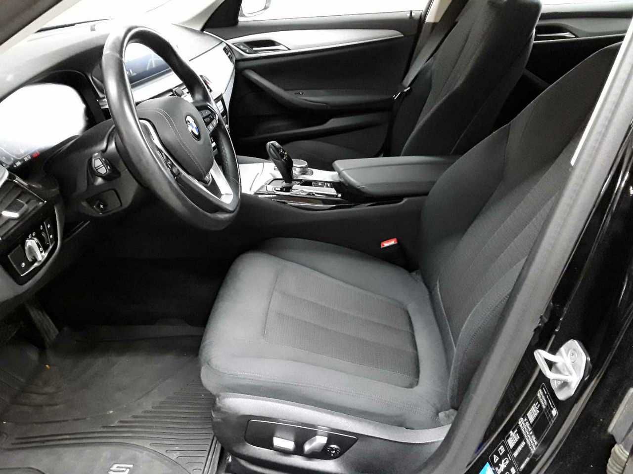 BMW 530d xDrive Touring Aut. Navi HuD Sthzg imagem 3