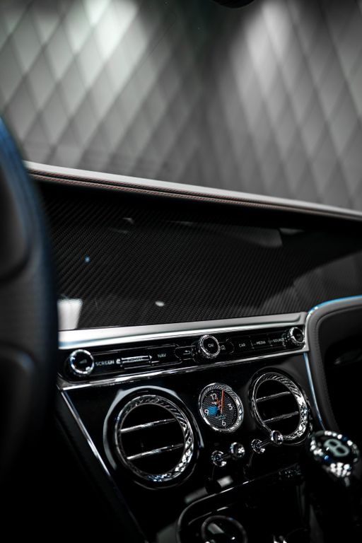 Continental GTC V8 1.Hand BLACK/BLACK-RED CARBON - Bild 14