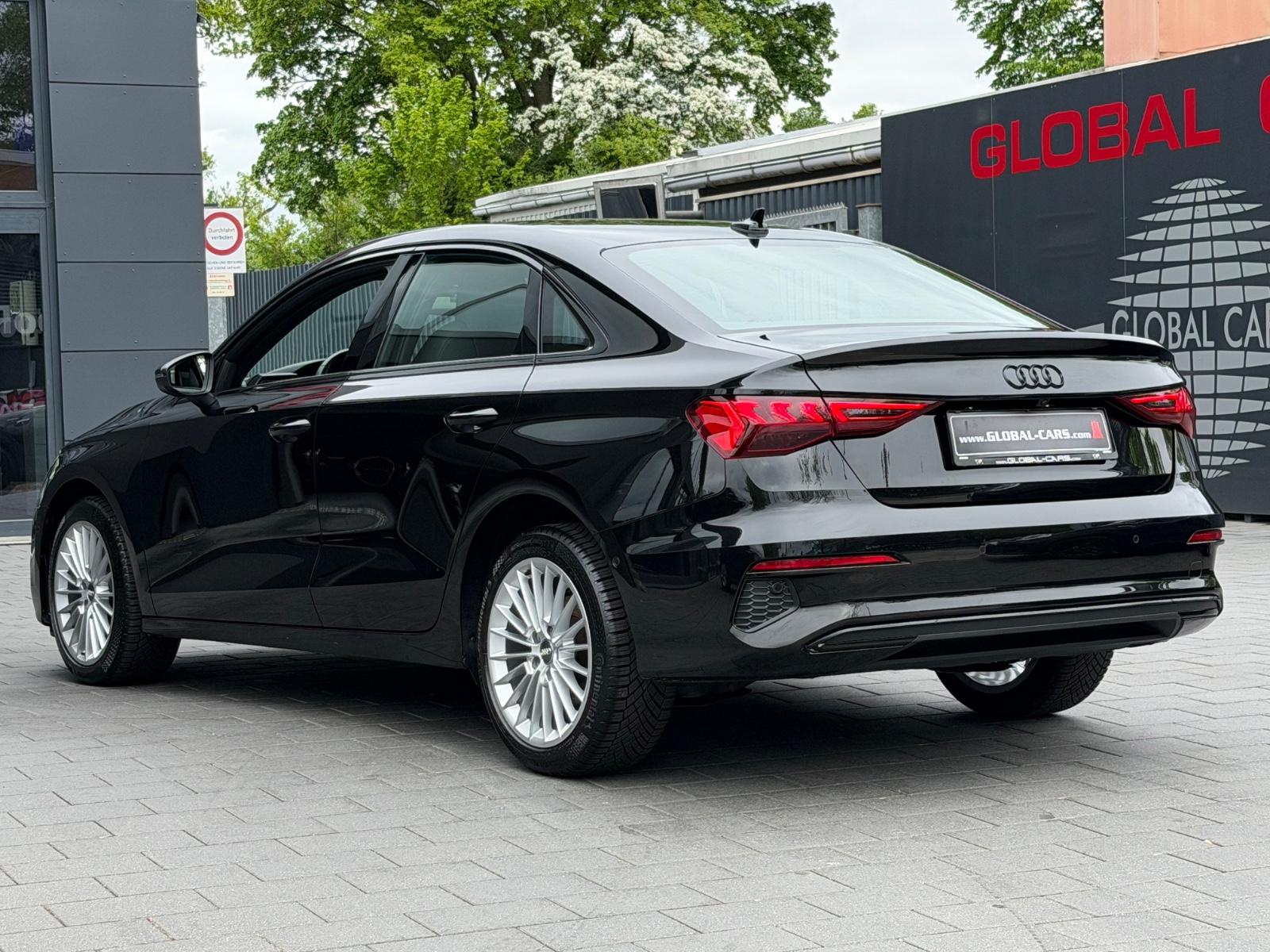 Audi A3 35 TFSi LIMO*S-TRONIC*S-LINE*S-SITZE*LED*