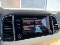 Skoda Karoq 1.5 TSI DSG Style 1.HD NAVI LEDER PANO AHK bei Autohaus Landmann & Maier OHG