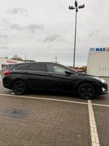 Hyundai Hiunday i40 CRDi  1.7 Diesel - Hyundai Accent in Düsseldorf