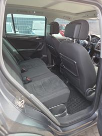 Volkswagen Tiguan - 12