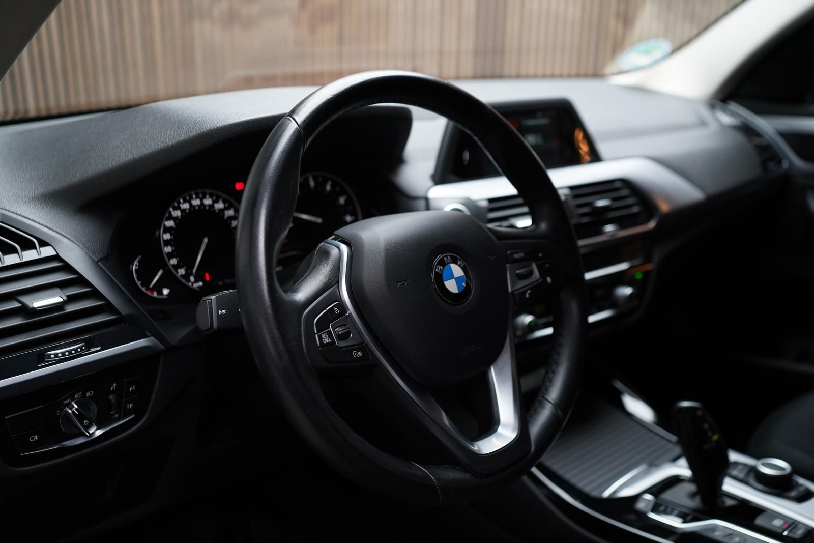 BMW X3 xDrive 20i | Business | LED | Navi | Kamera foto 17