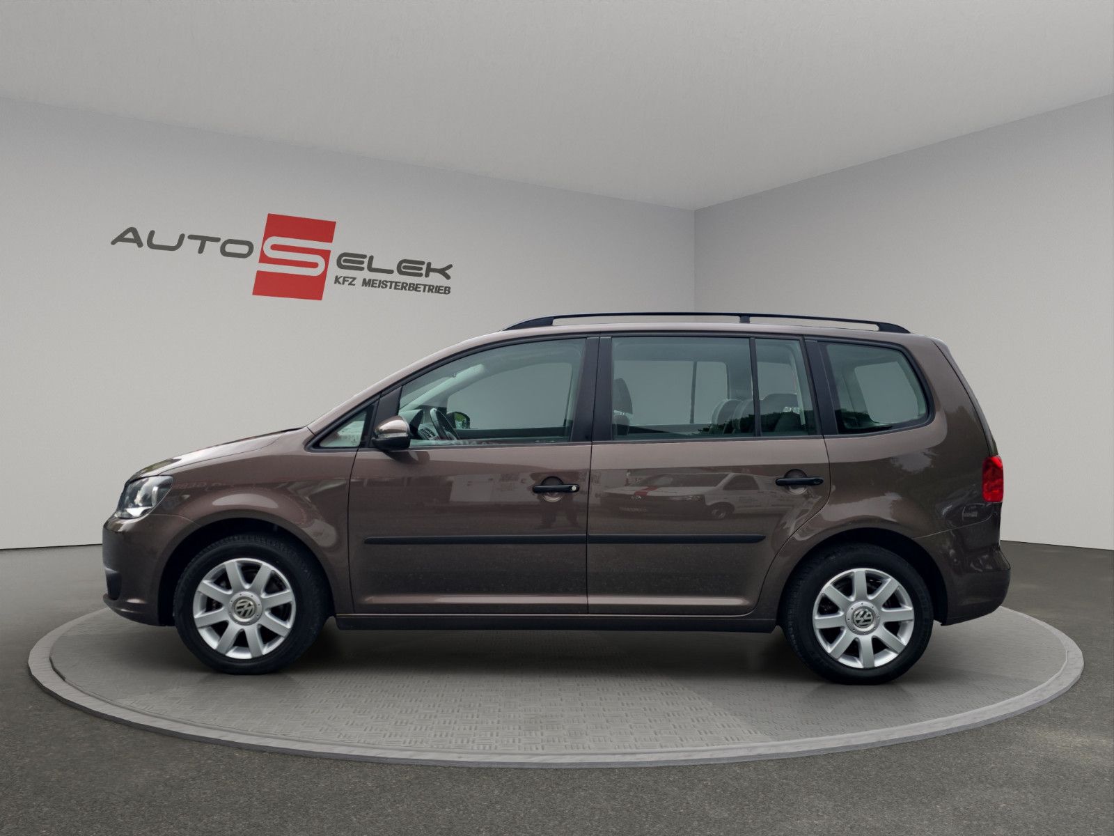 Fahrzeugabbildung Volkswagen Touran Trendline 1,6TDI 7 Sitze Tempomat