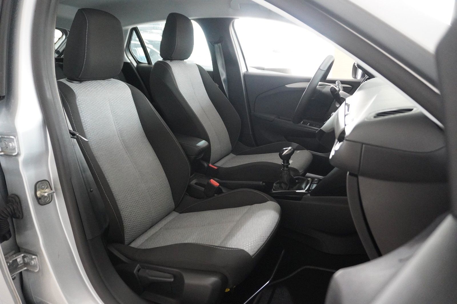 Fahrzeugabbildung Opel Corsa F 1.2 FACELIFT NAVI/LED/KAMERA/VIRTU./DAB+