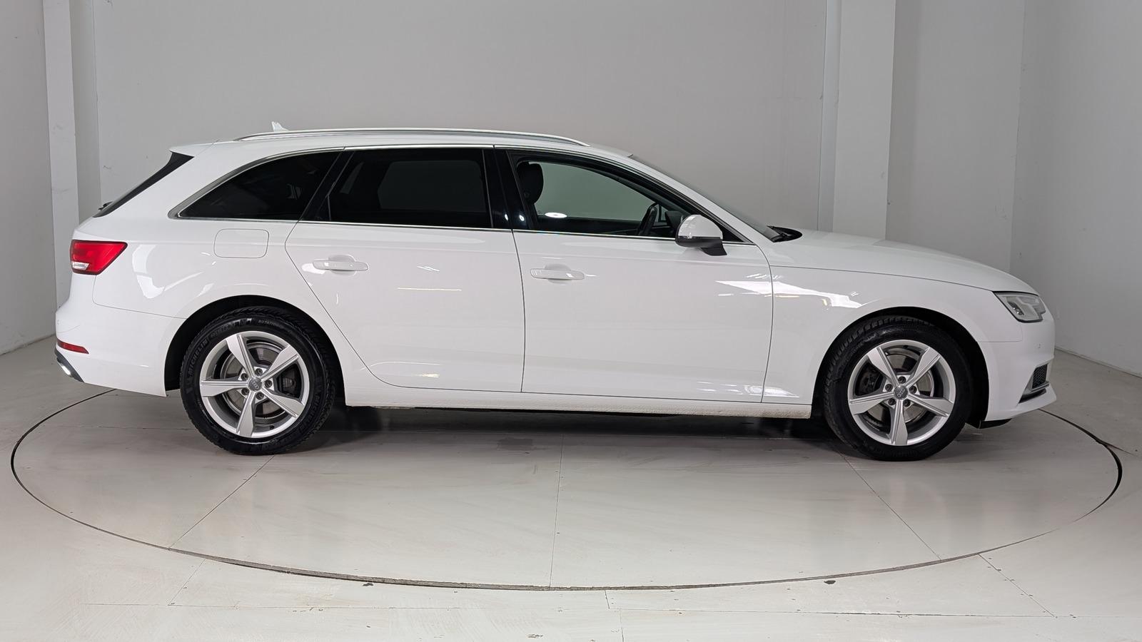 Audi A4 Avant 35 TDI sport S-tronic LED * Navi