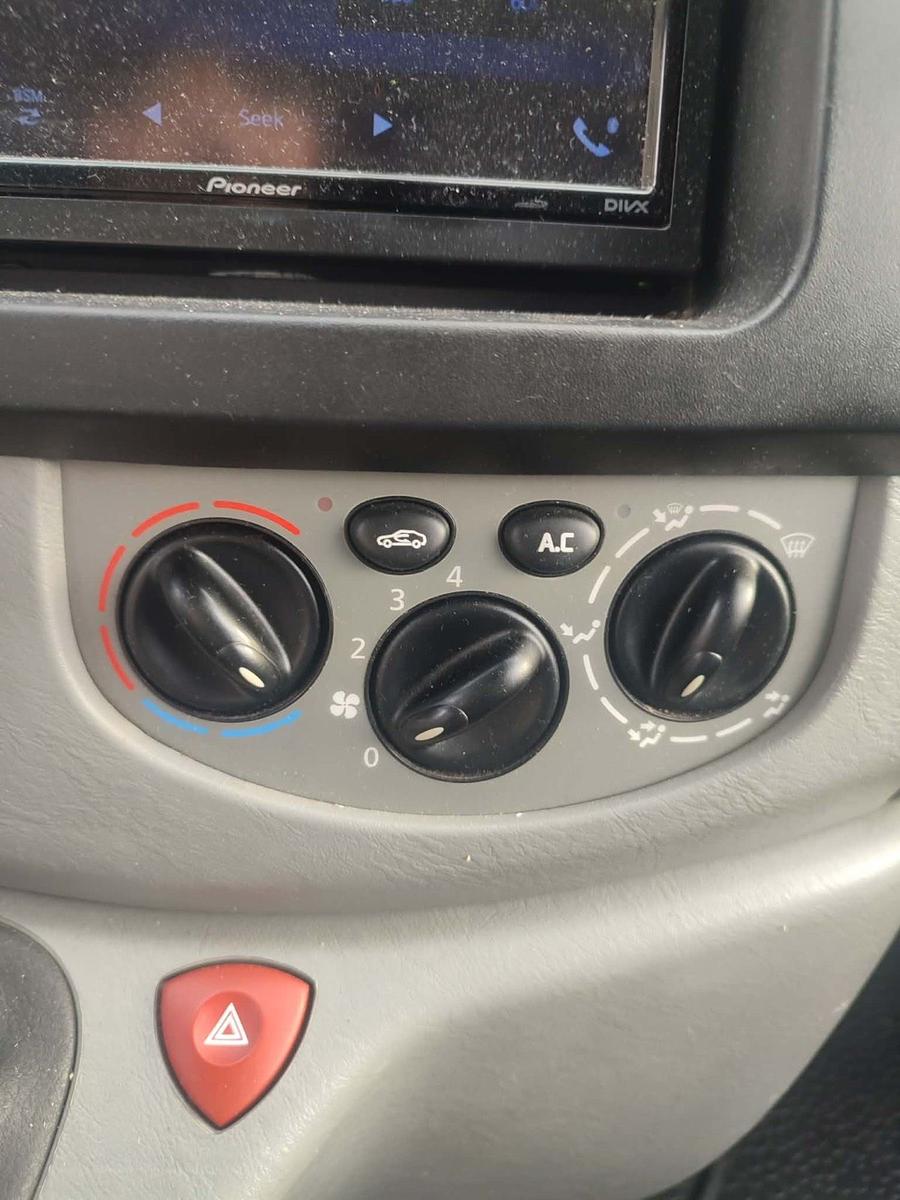 Nissan Primastar 2005 — photo 10