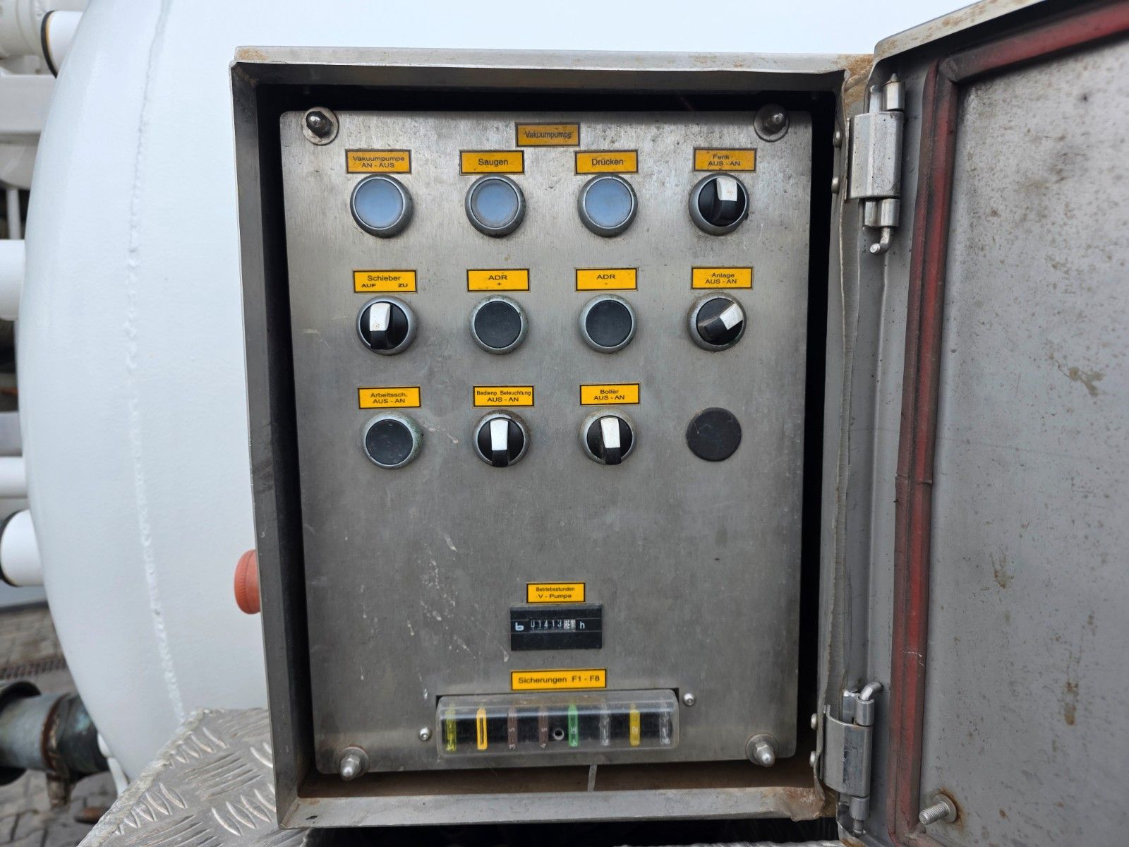 Fahrzeugabbildung Andere Aebi  Schmidt MT 750 Reinex 3m³ AHK