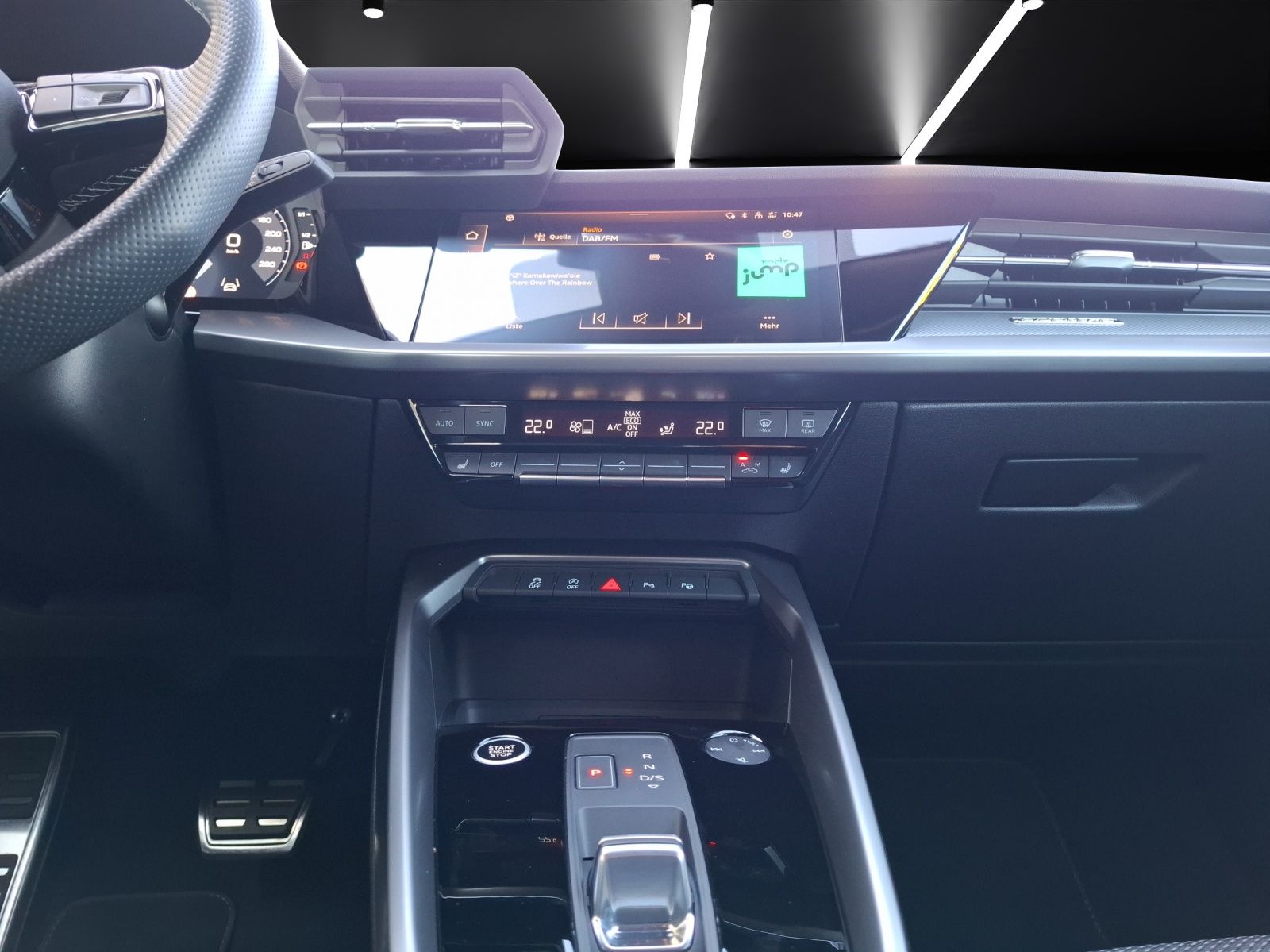 Fahrzeugabbildung Audi A3 Limousine 40 TFSI quattro S-line S-tronic Mat