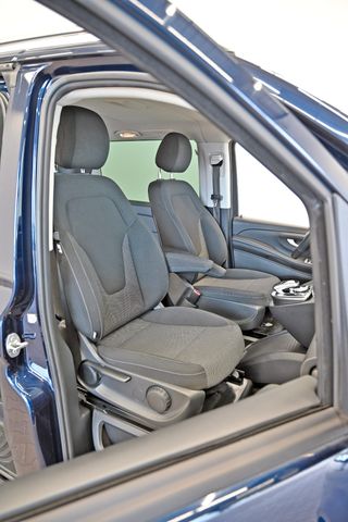 Fahrzeugabbildung Mercedes-Benz V 250 D Edition 6.Sitzer LED + 7G-Tronic #53T005