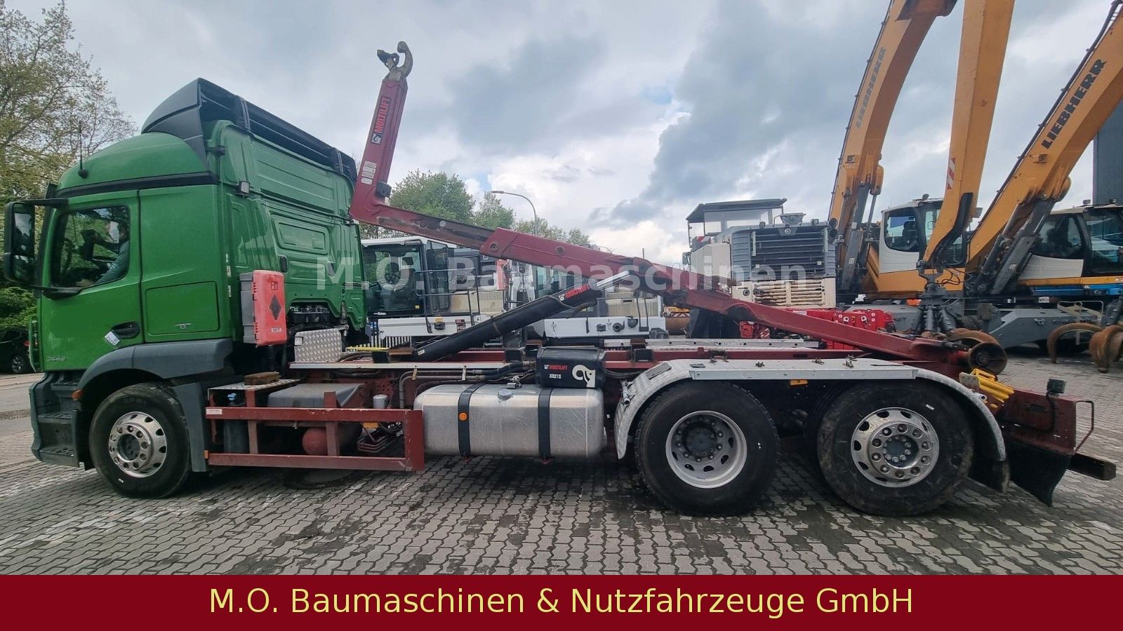 Fahrzeugabbildung Mercedes-Benz Antos 2546 / Euro 6 / 6x2 / Hiab Abroller /