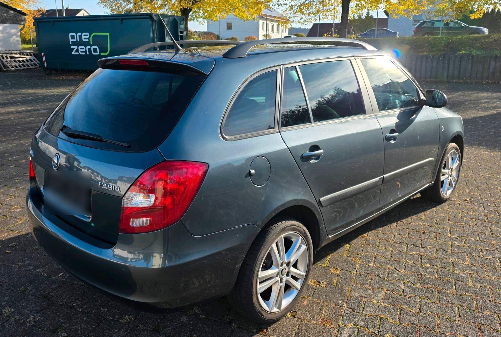 Skoda Fabia 2013 — rear view