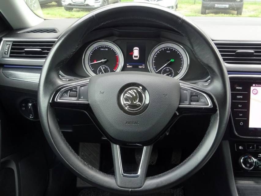 Fahrzeugabbildung SKODA Superb  Combi 2,0 TSI Style 4*4 DSG Navi