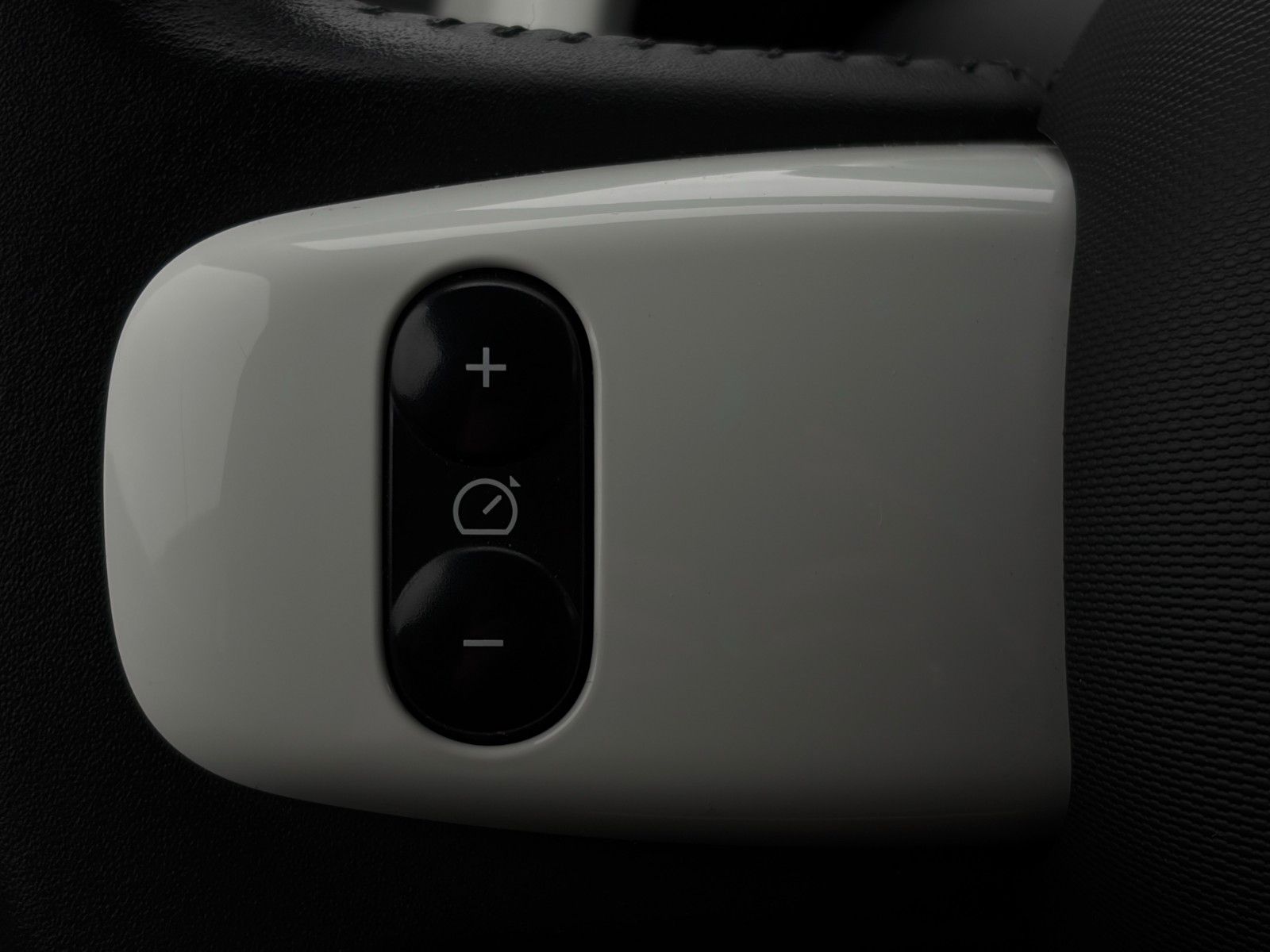 Fahrzeugabbildung Renault Twingo Vibes E Temp SHZ PDC R-Kam CarPlay Navi