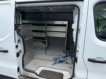 Opel Vivaro - 11
