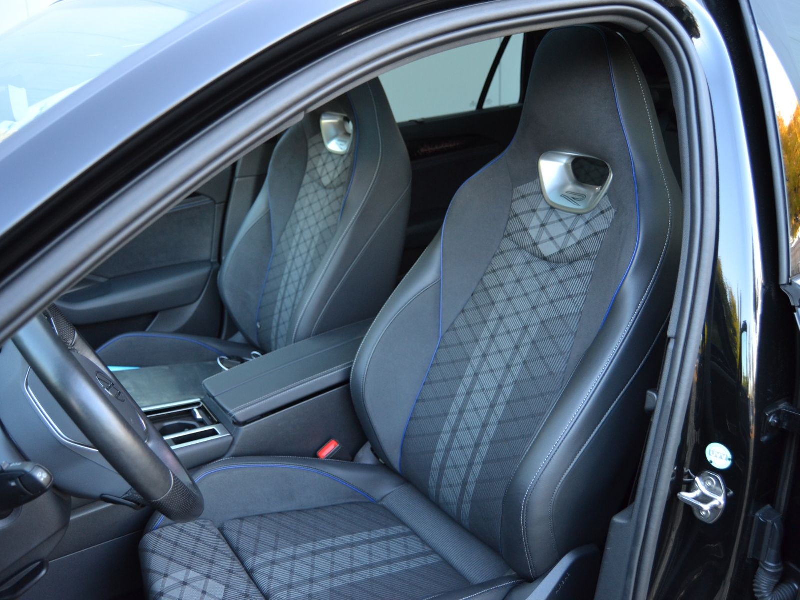 Passat Variant 2.0 TDI DSG R-Line IQ.DRIVE/PANOR
