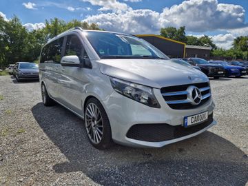 Mercedes V 220 - 4