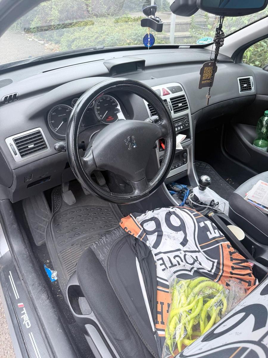 Peugeot 307 2004 — photo 8