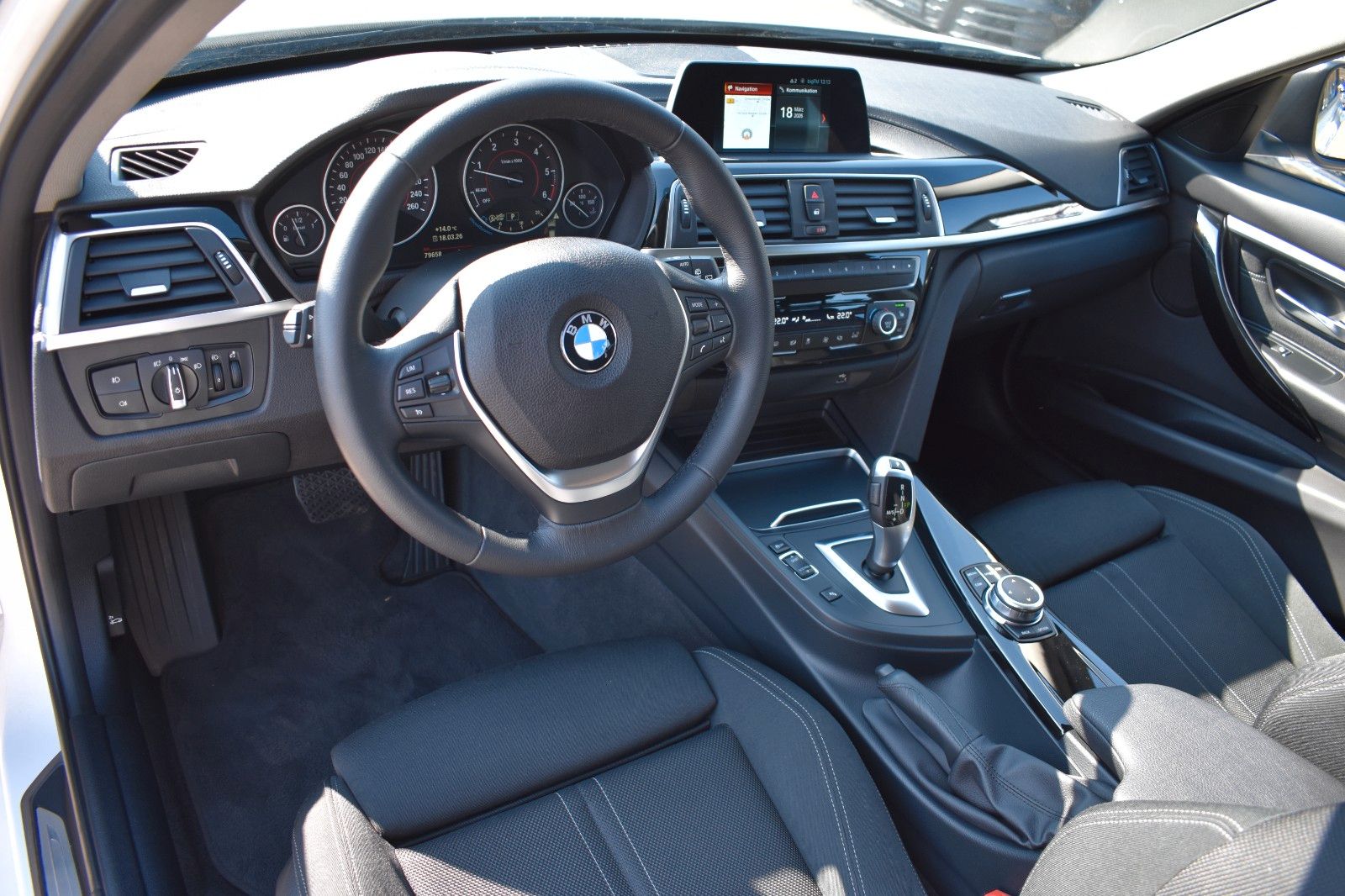 Fahrzeugabbildung BMW 320 d Touring Sport Line Automatik AHK
