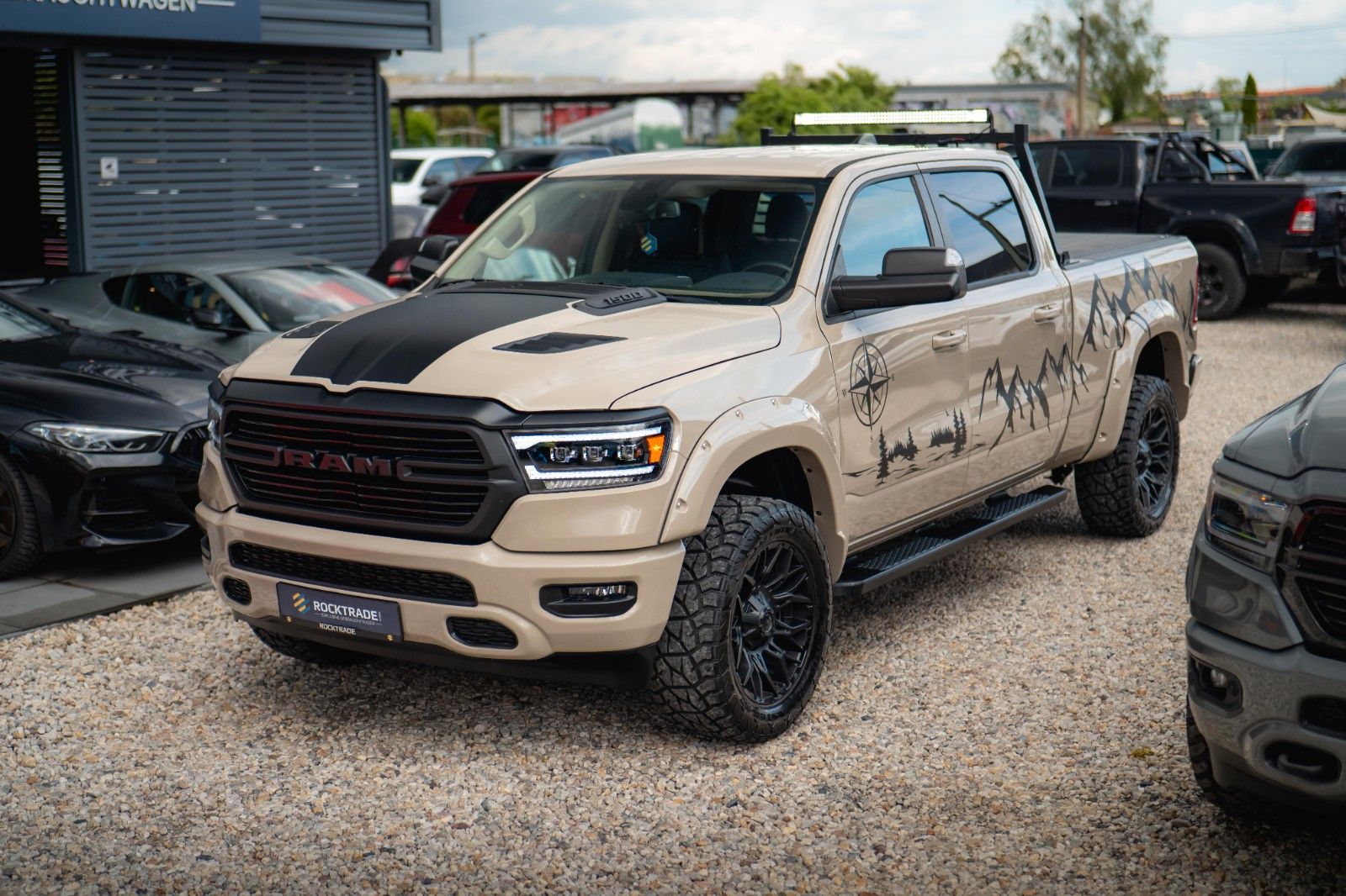 Fahrzeugabbildung Dodge RAM 5.7 V8 HEMI 4x4 ARMY STYLE Offroad LONGBED