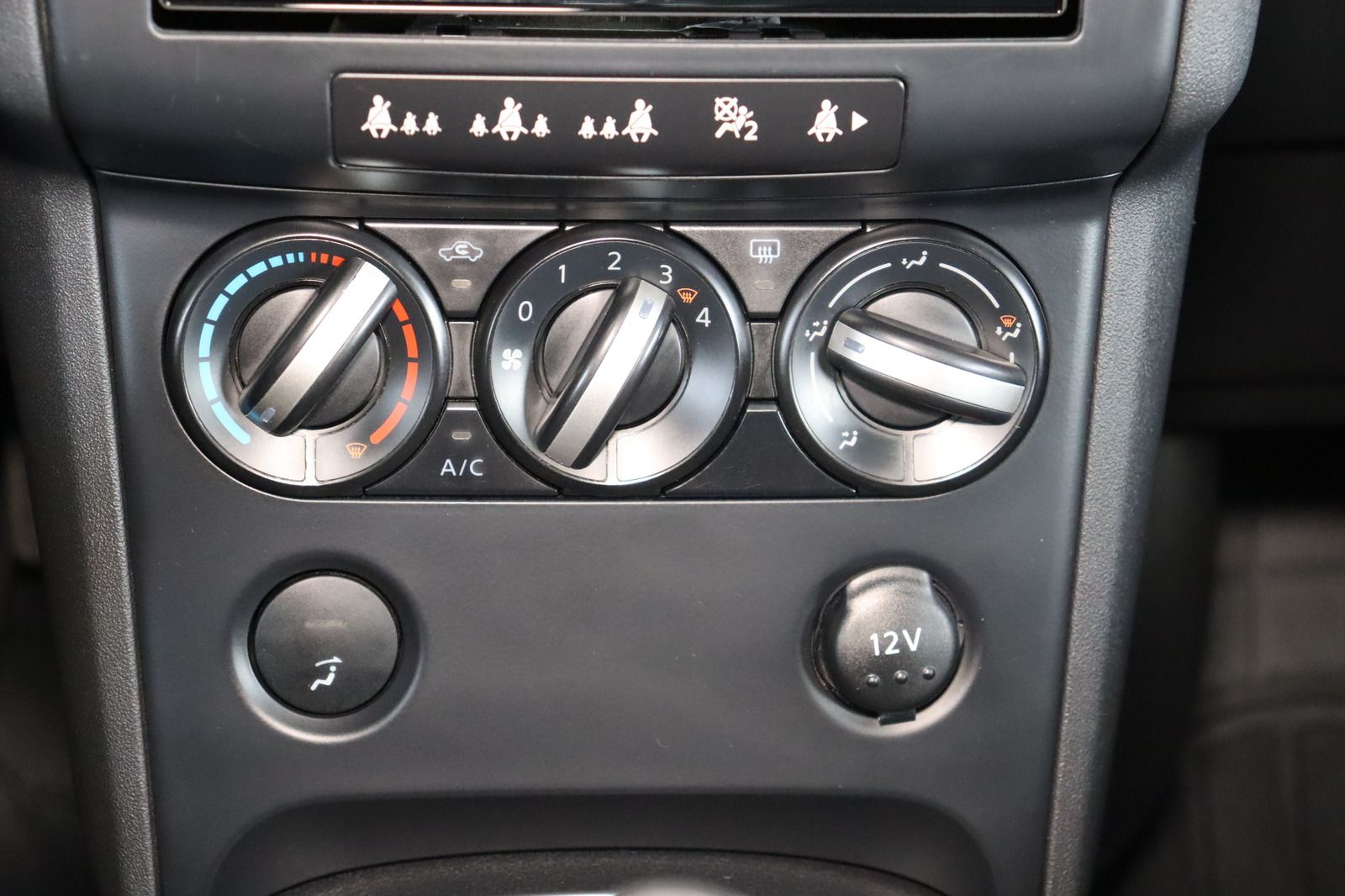 Fahrzeugabbildung Nissan Qashqai 2.0 Acenta 4X4 * AHK * LED *