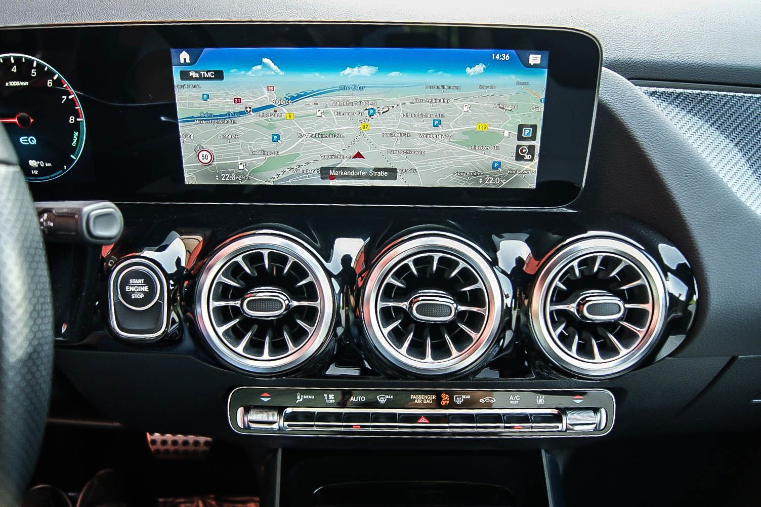 Fahrzeugabbildung Mercedes-Benz GLA 250 e AMG MBUX PANORAMA LEDER ANHZV