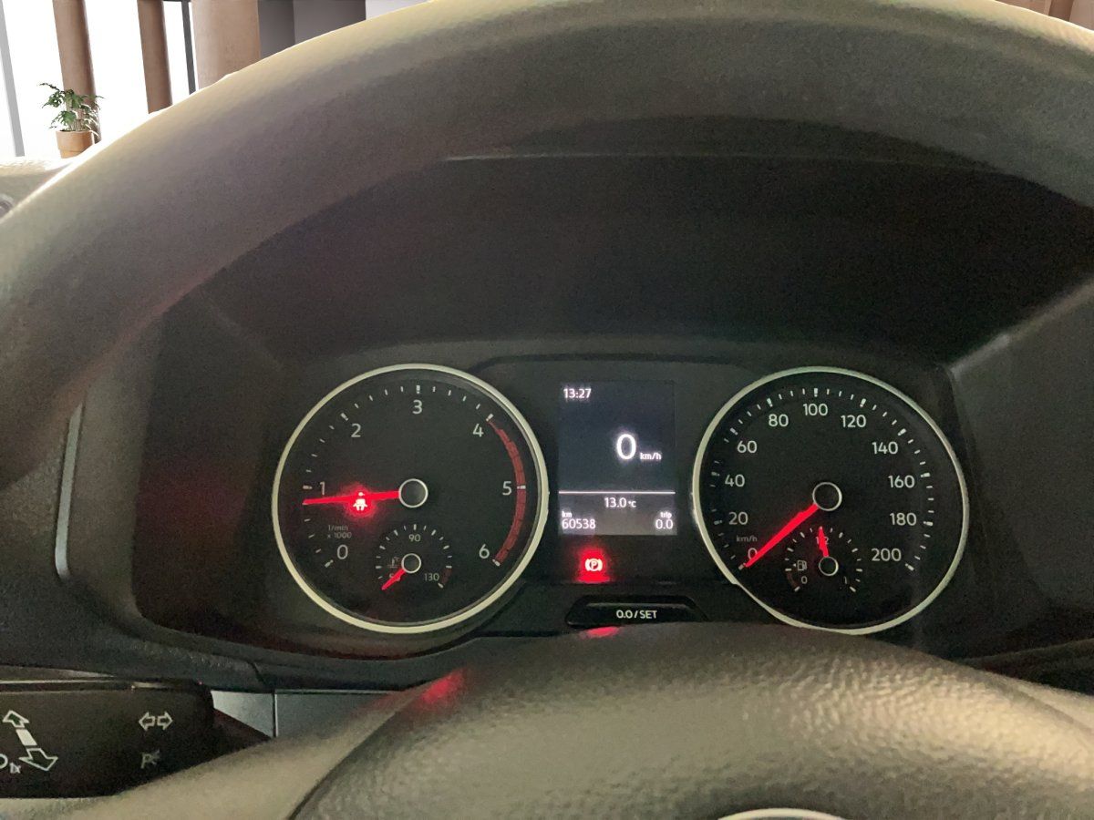 Fahrzeugabbildung Volkswagen Crafter 35 Pritsche 2.0 TDI Langer Radstand AHK