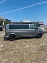 Volkswagen T5 Caravelle 4 Motion lang - Volkswagen T5 Caravelle mit Diesel-Antrieb: Kleinbus