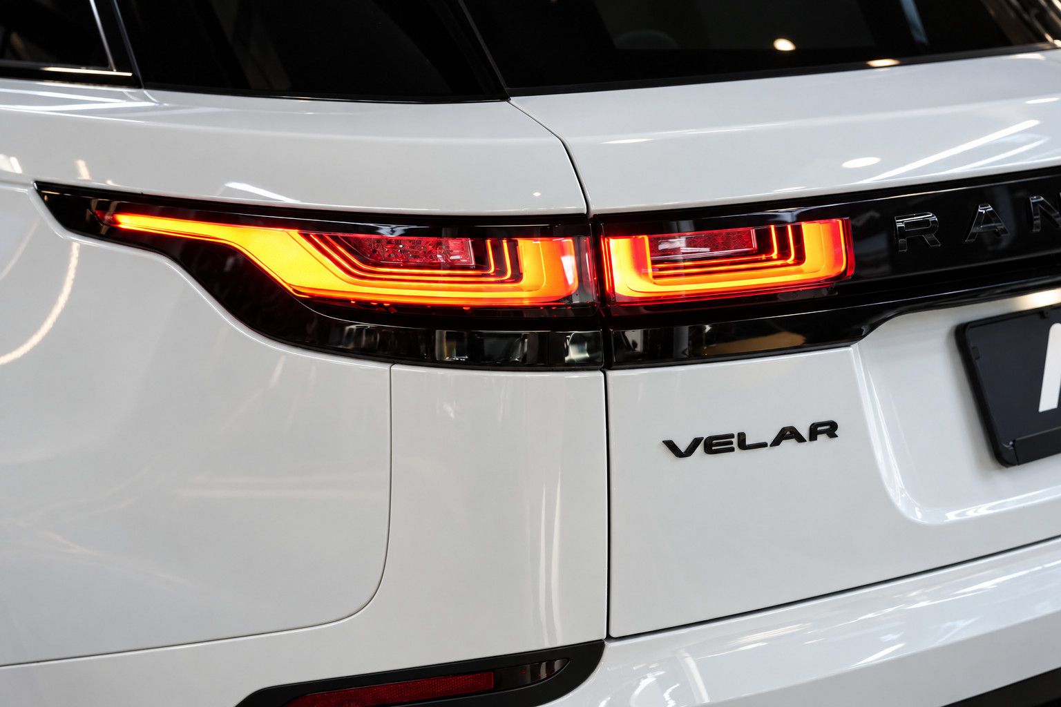 Fahrzeugabbildung Land Rover Range Rover Velar Kamera*Head-UP*Matrix*CarPlay